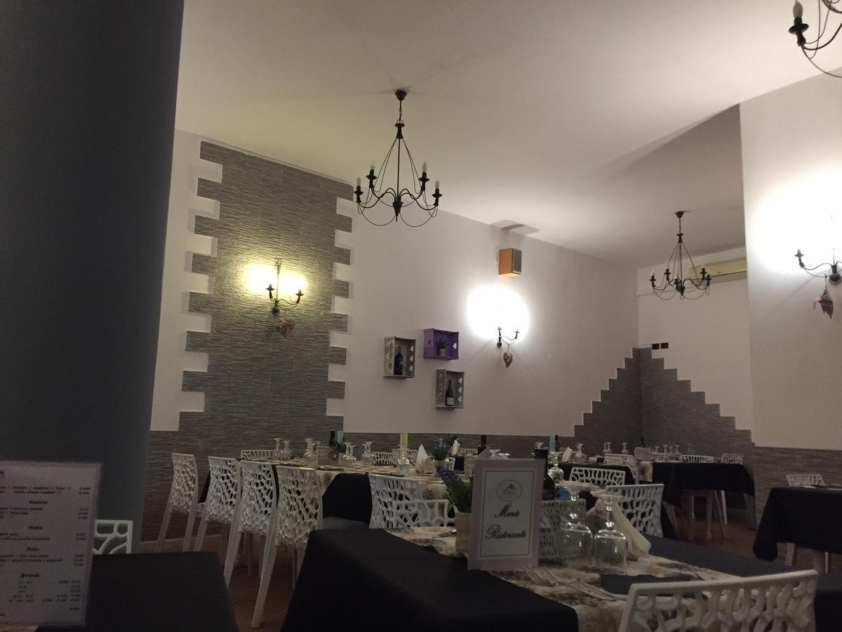 Casa Vacanze Il Cortile กุสโตนาชี ภายนอก รูปภาพ