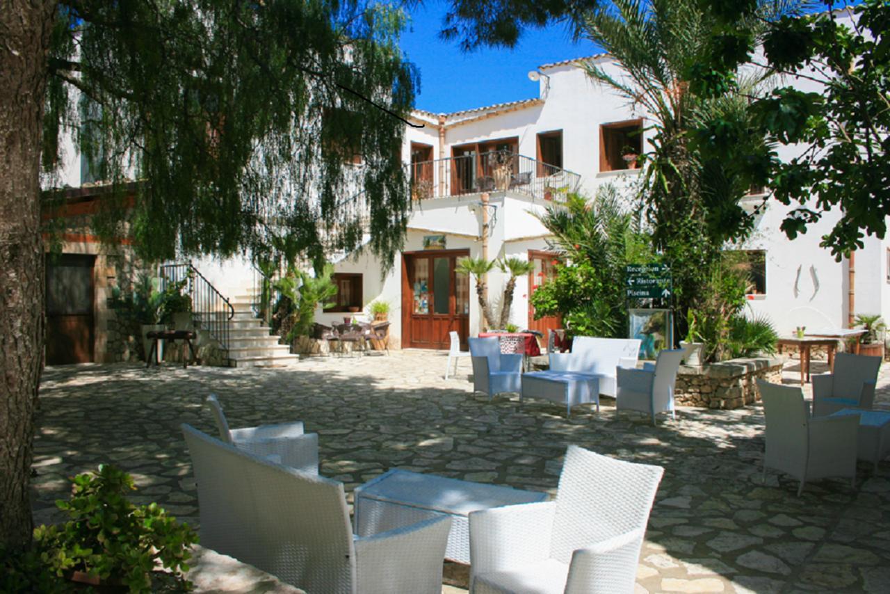 Casa Vacanze Il Cortile กุสโตนาชี ภายนอก รูปภาพ