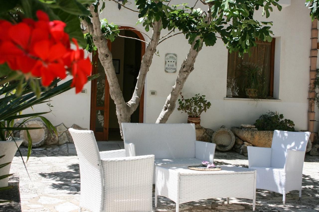 Casa Vacanze Il Cortile กุสโตนาชี ภายนอก รูปภาพ