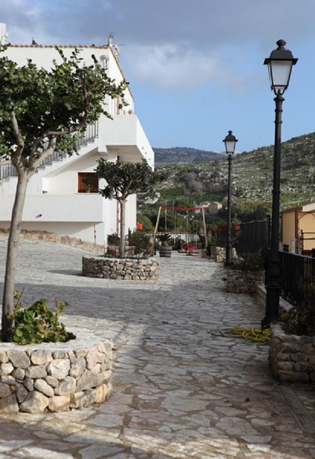 Casa Vacanze Il Cortile กุสโตนาชี ภายนอก รูปภาพ