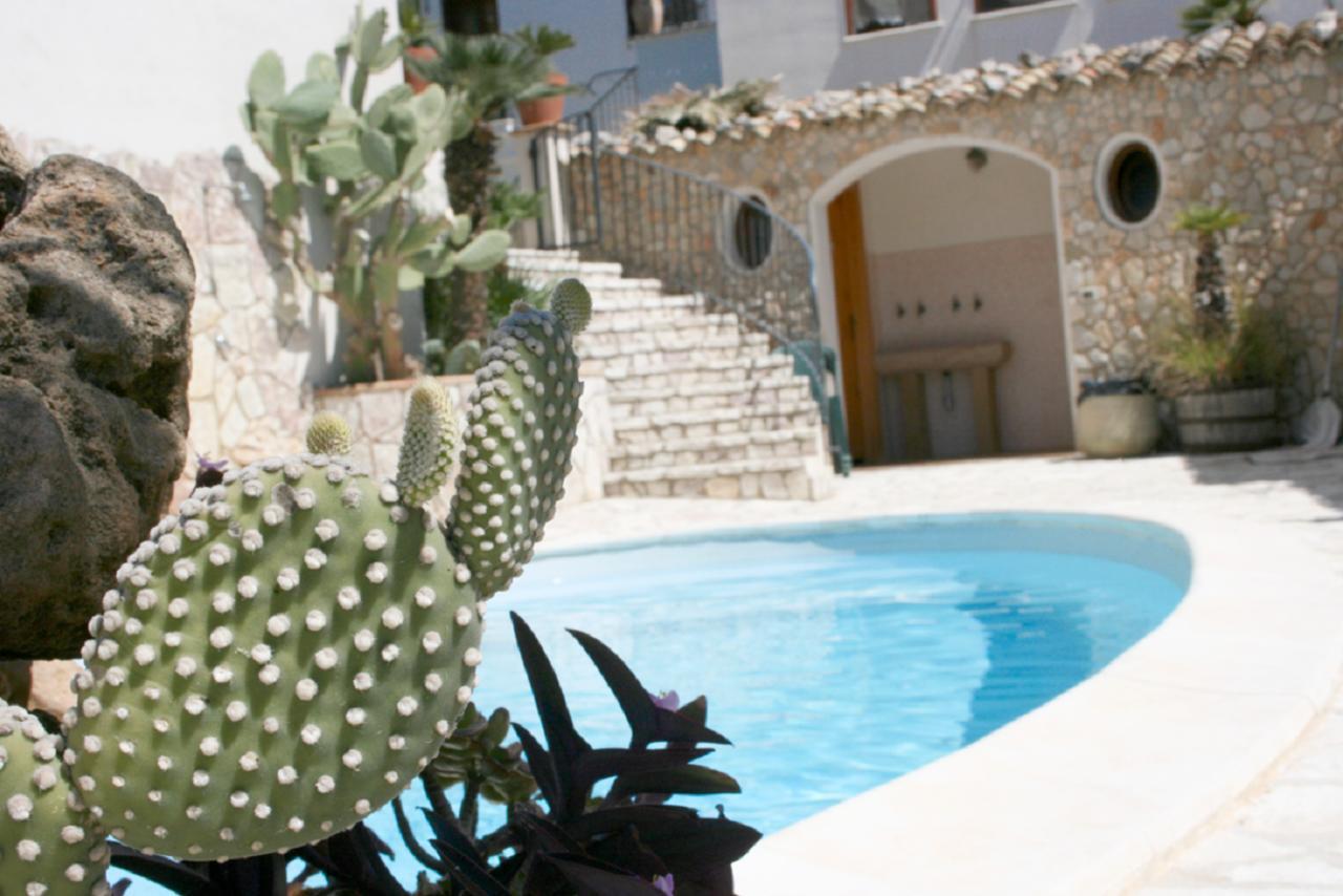 Casa Vacanze Il Cortile กุสโตนาชี ภายนอก รูปภาพ